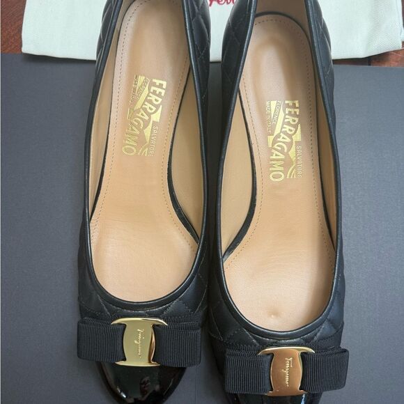Brand new with box Ferragamo
Vara Quilted Bow Ballet Pumps size 10.5 - Picture 15 of 15